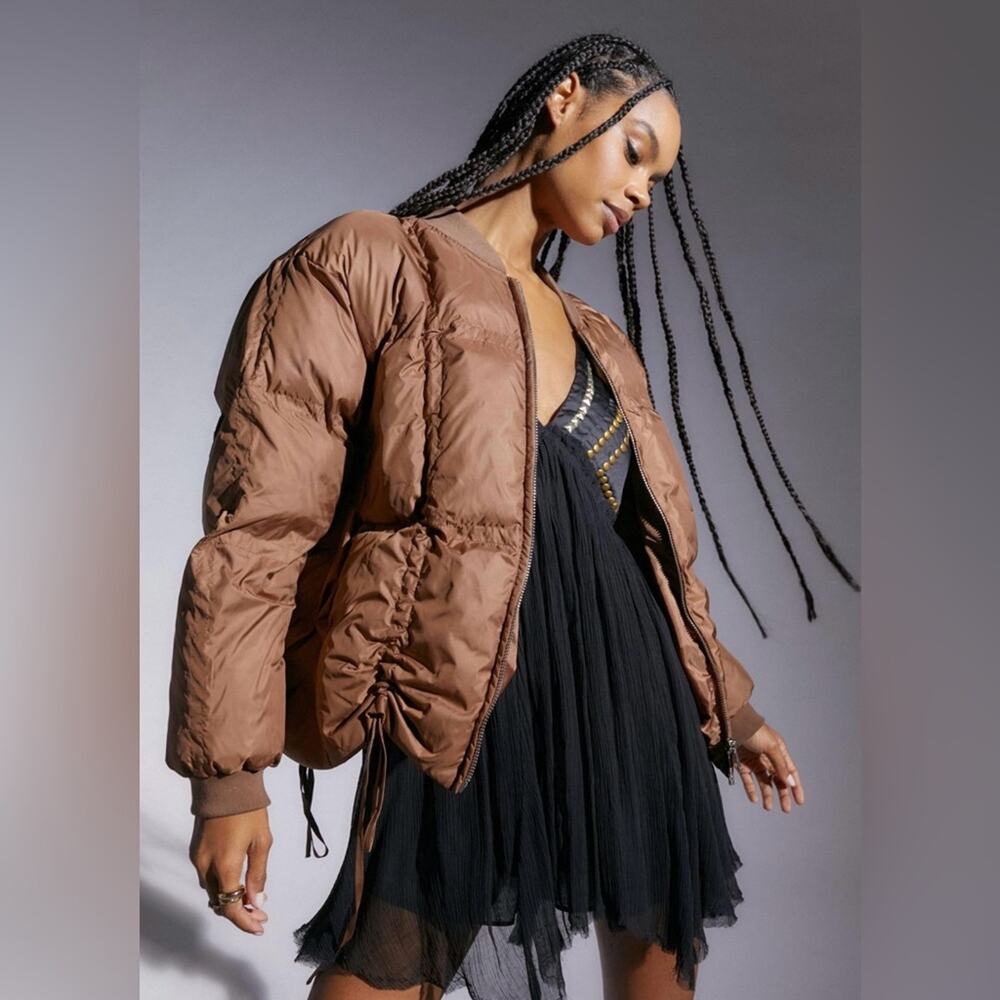 UO Urban Outfitters Jasmine Quilted Puffer Jacket Brown Size M Streetwear Skater